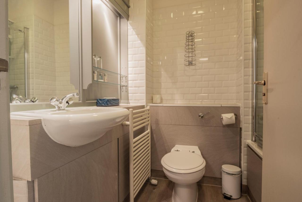 The Broadoak 4*