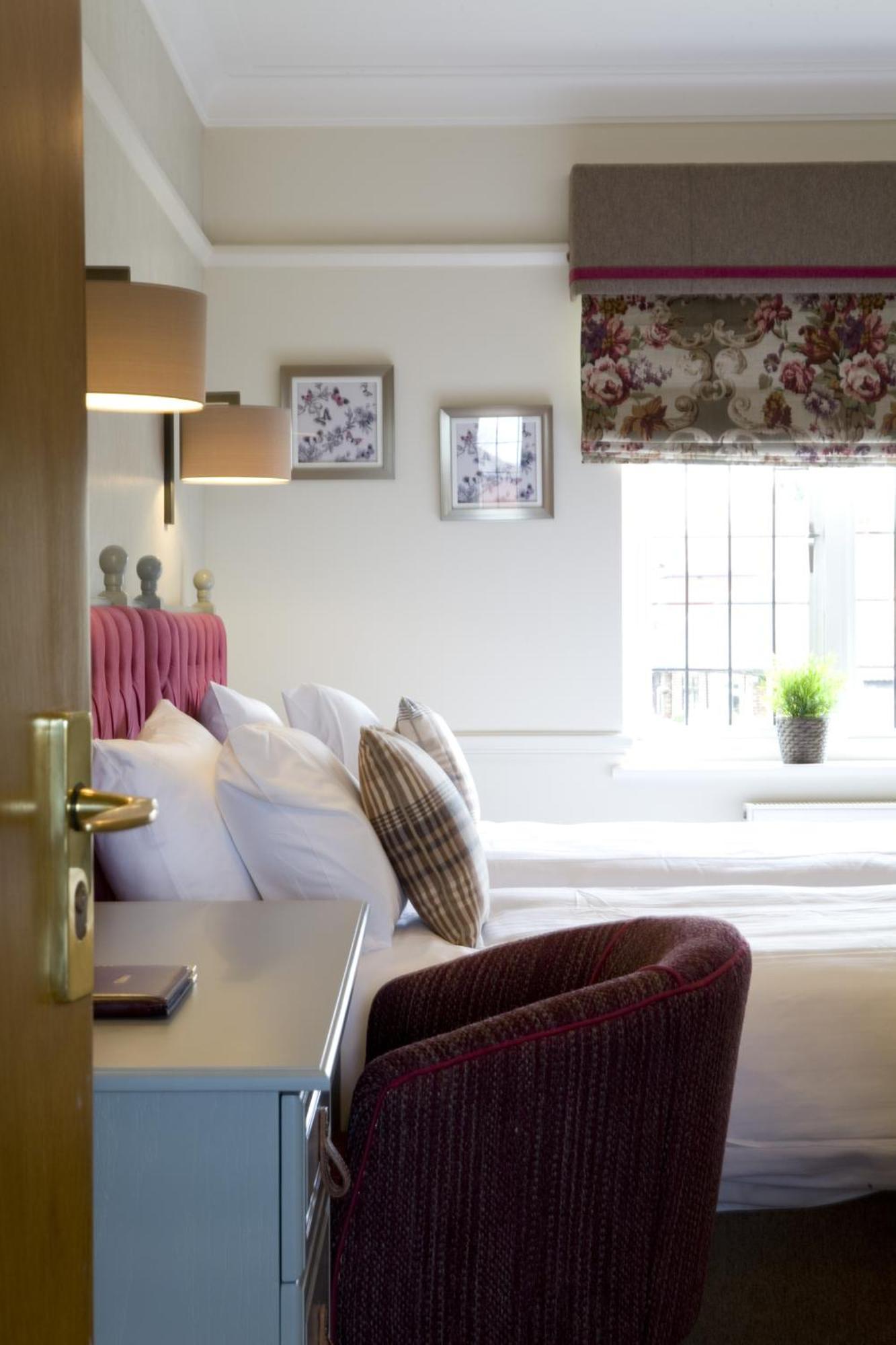 The Broadoak 4* Ashton-under-Lyne